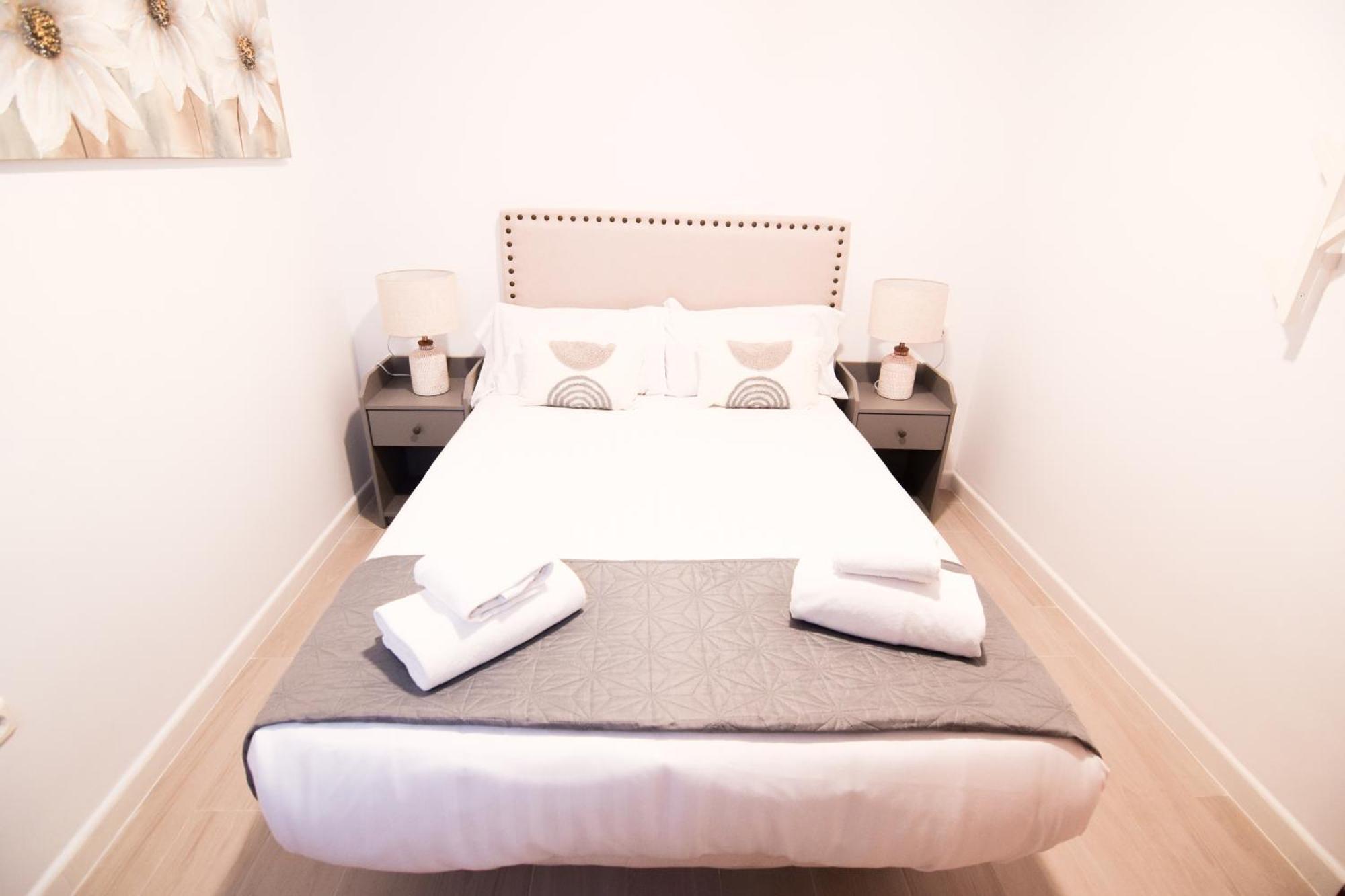 Letmalaga Cobblestone St. Appartement Buitenkant foto